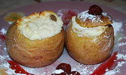 Яблоки, фаршированные творогом