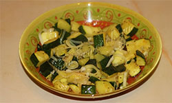 Цукини с луком и чесноком