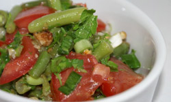 salat-is-struchkovoj-fasoli-s-chesnokom