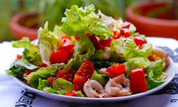 salat-romen-s-krevetkami