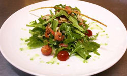 salat-so-slabosolenym-lososem