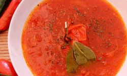 tomatnyj-sup-s-imbirem